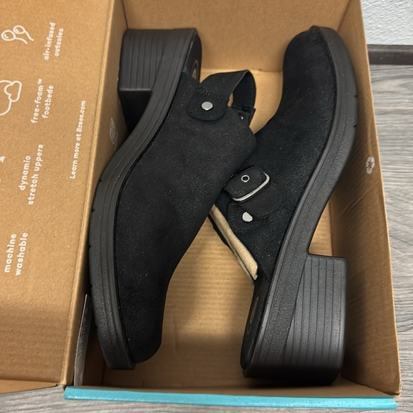 Bzees Women's Open Book Mule In Black Leather (WIDE) - Picture 2 of 8